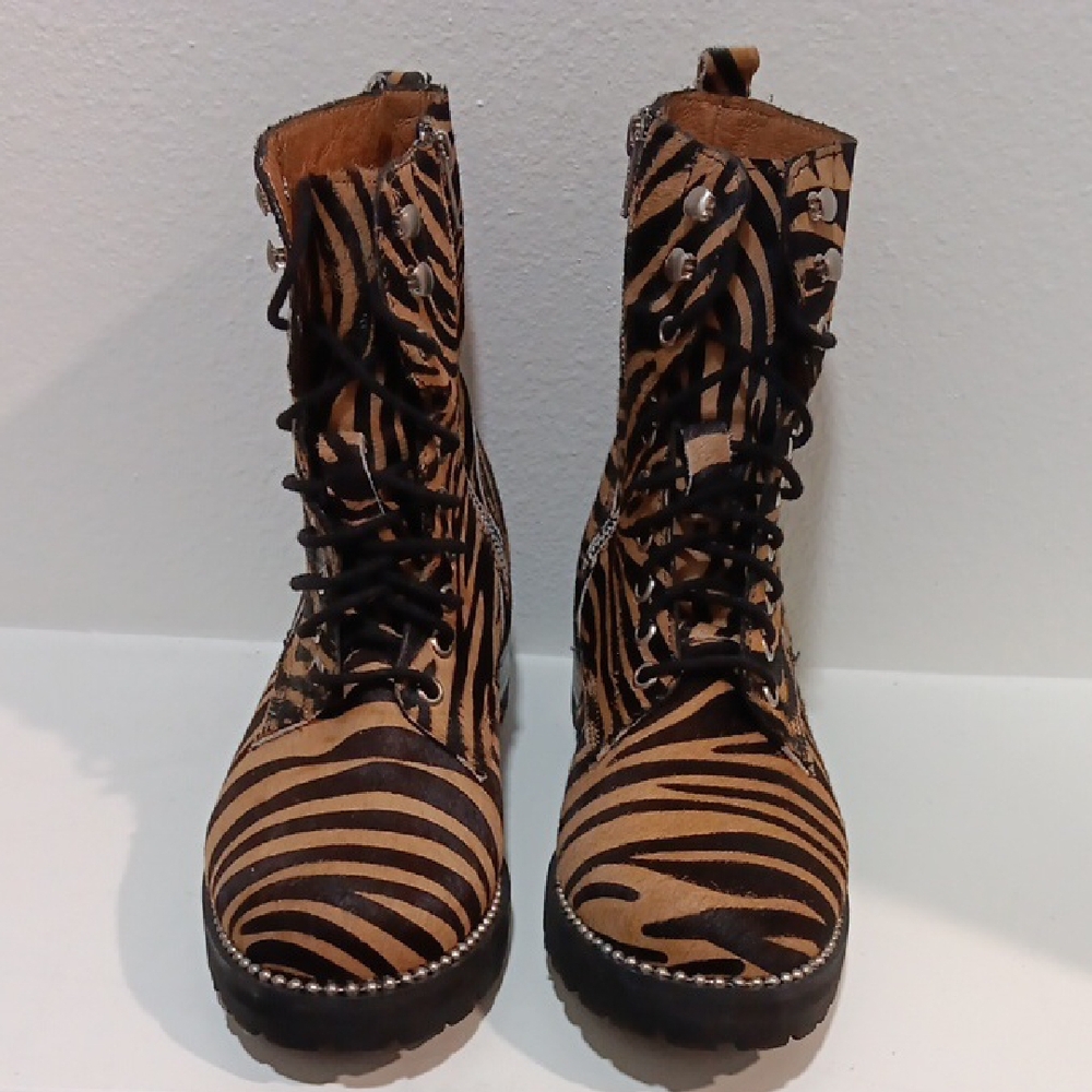 Aqua Zebra Print Women's Boots Size 10 - Picture 3 of 12